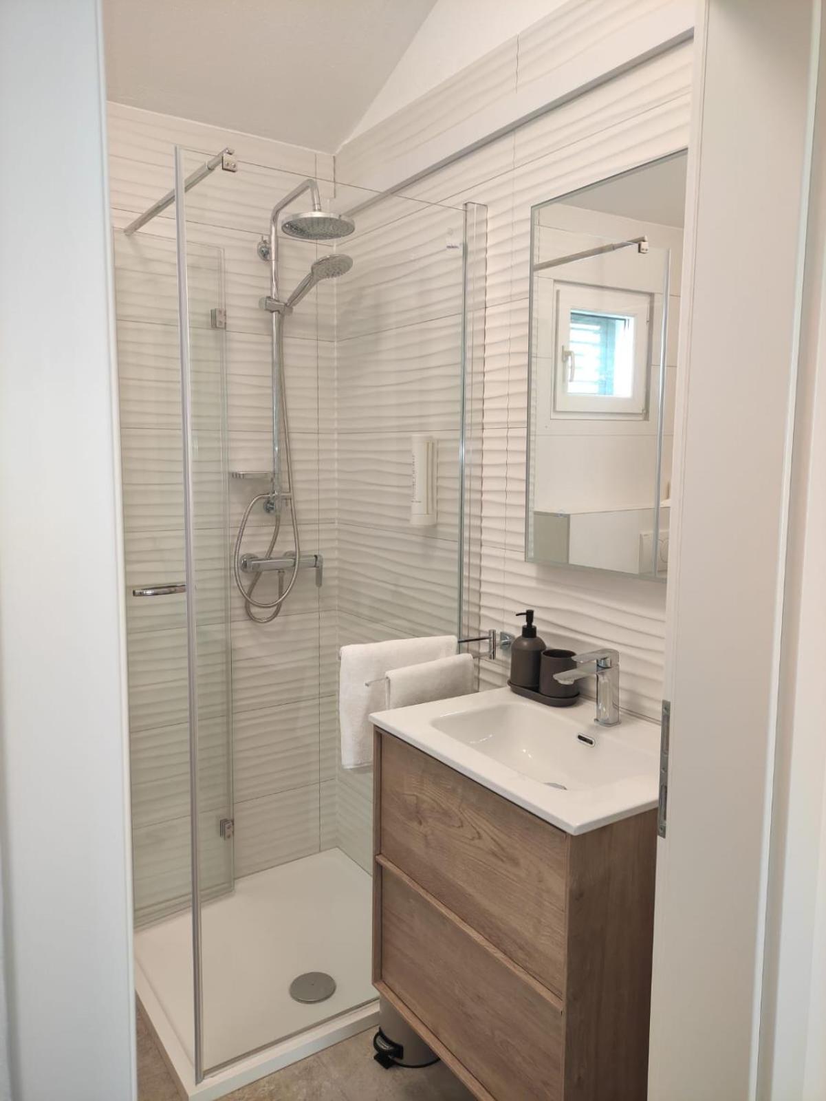 Apartments Marcic Bol Luaran gambar