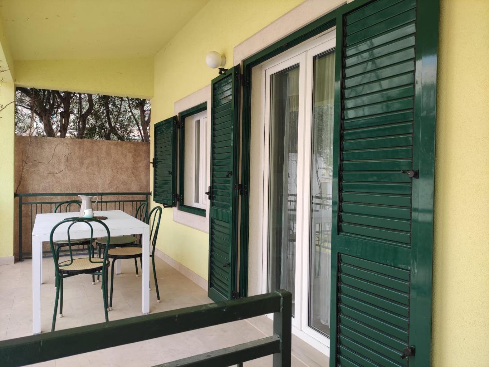 Apartments Marcic Bol Luaran gambar