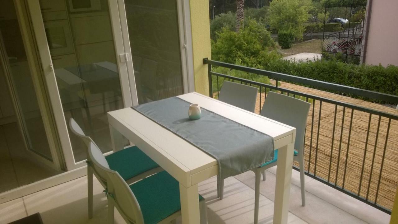 Apartments Marcic Bol Luaran gambar