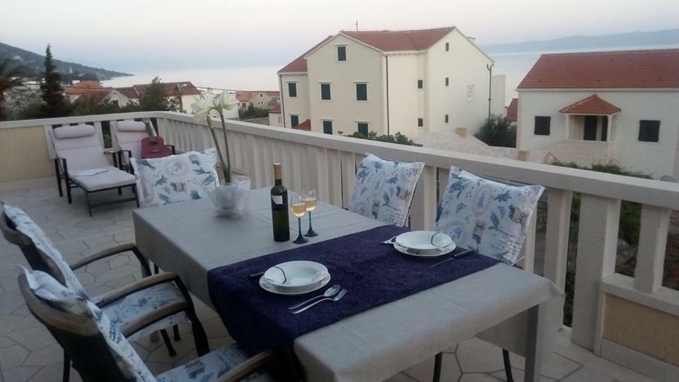 Apartments Marcic Bol Luaran gambar