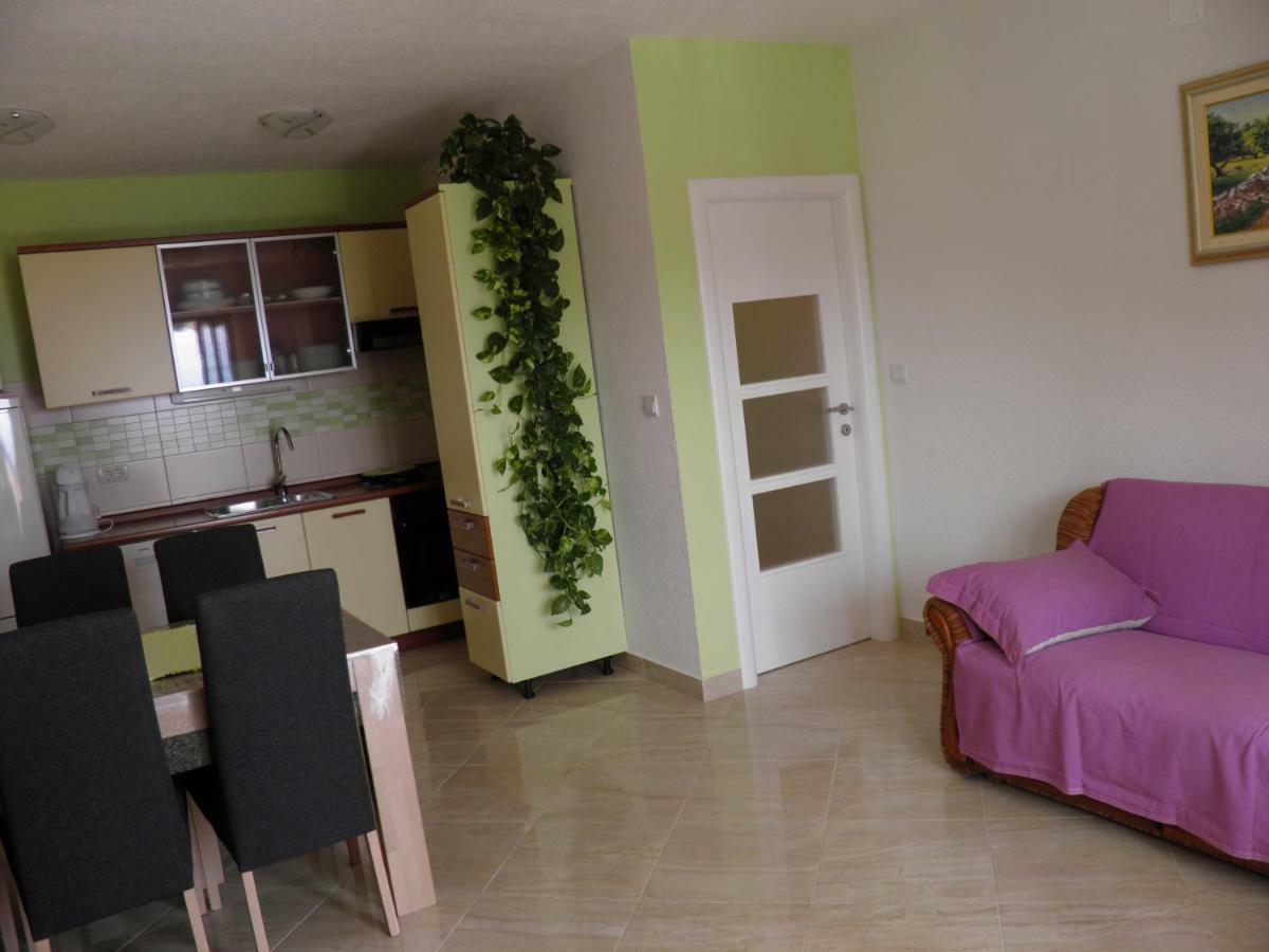 Apartments Marcic Bol Luaran gambar