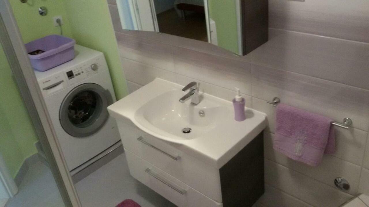 Apartments Marcic Bol Luaran gambar