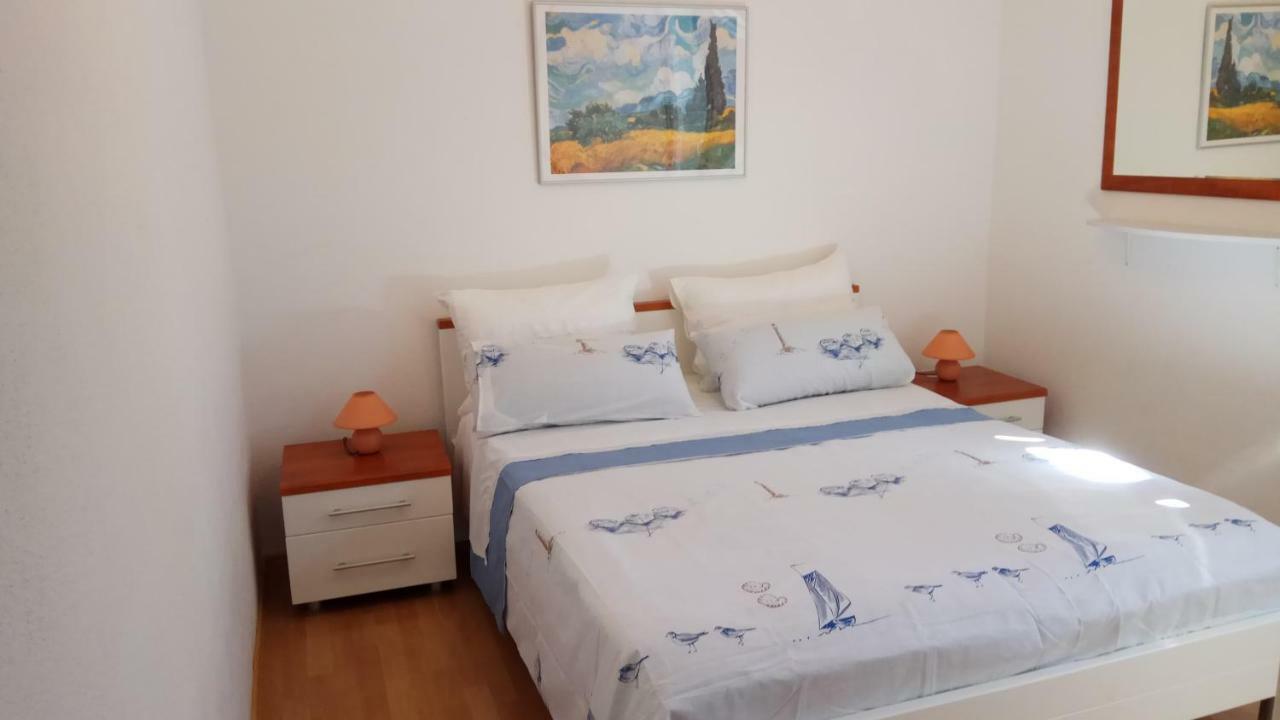 Apartments Marcic Bol Luaran gambar