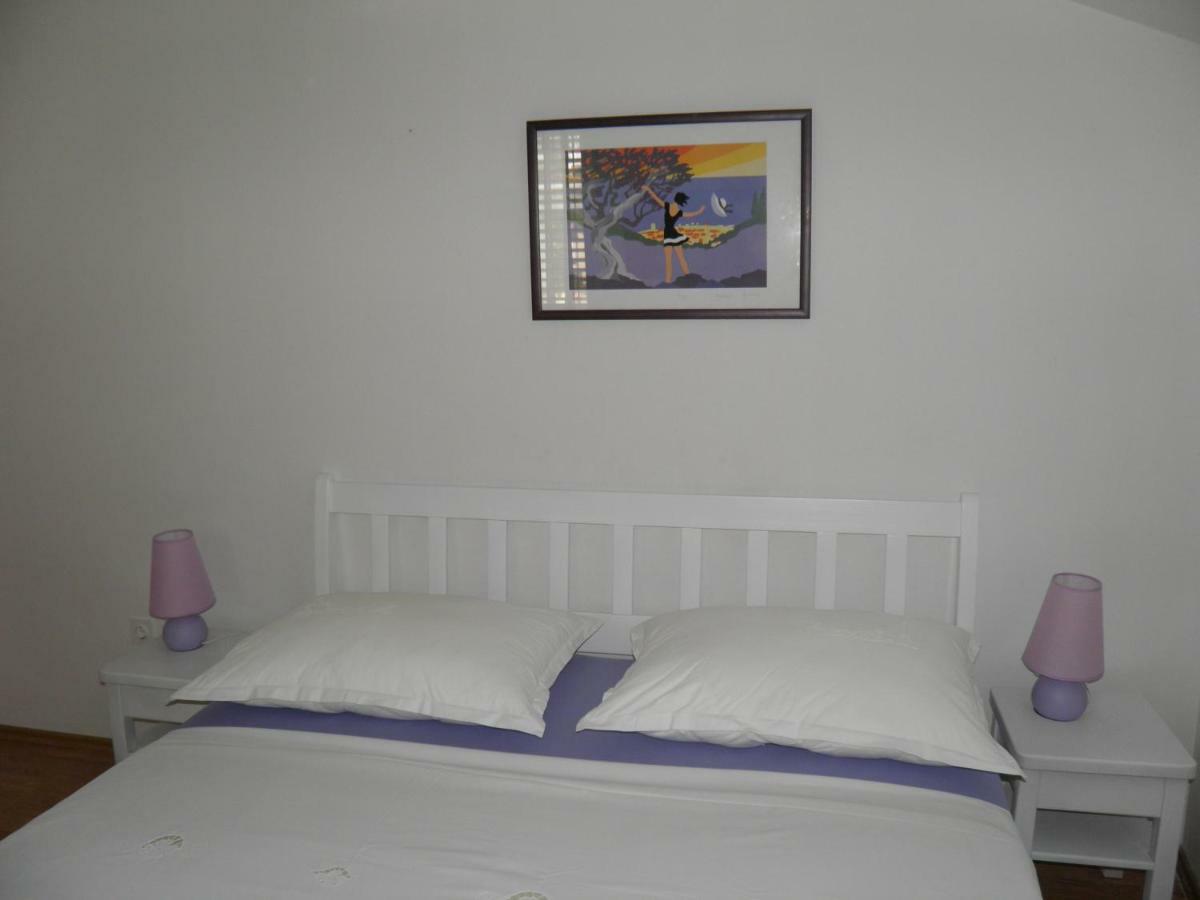 Apartments Marcic Bol Luaran gambar